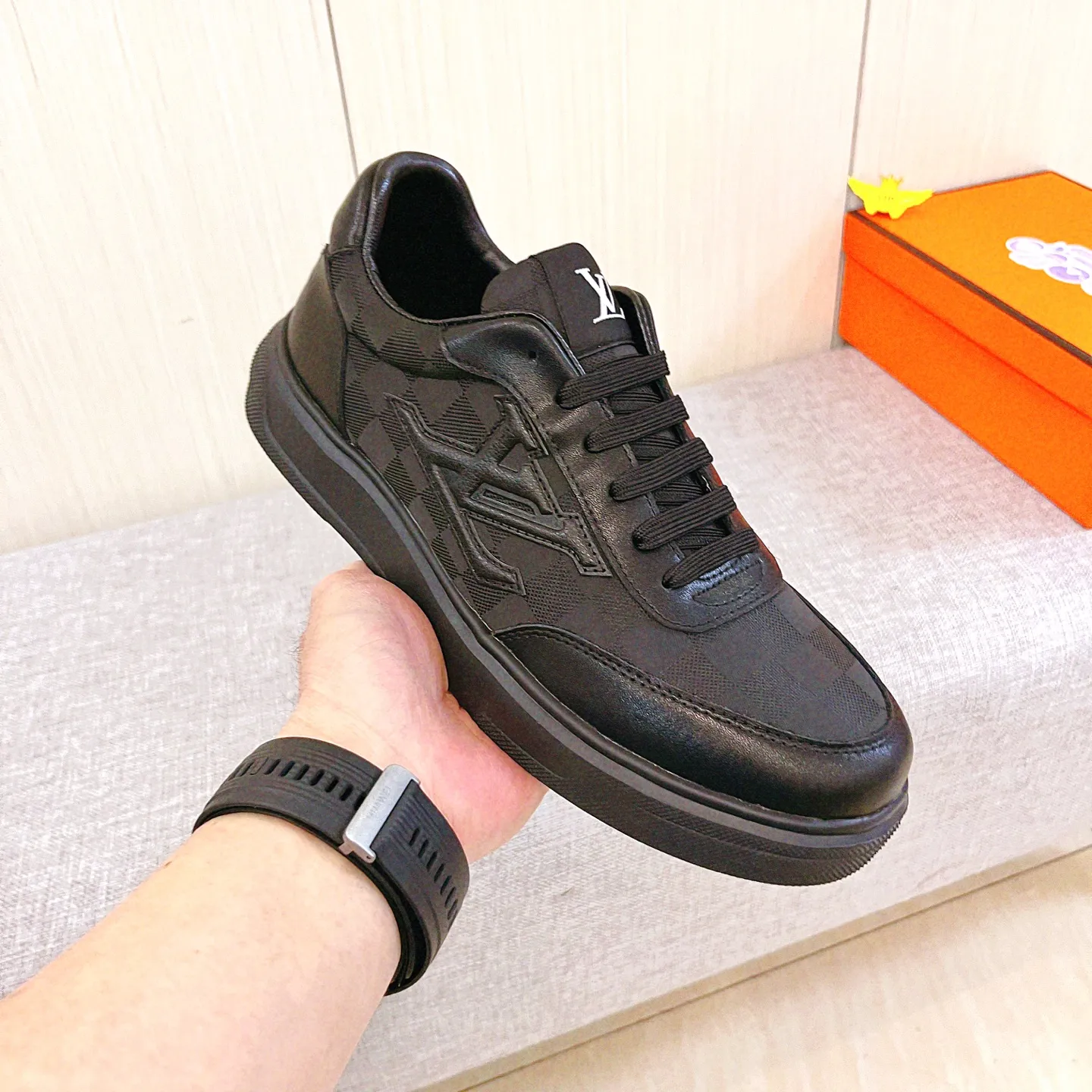 Men's Men's Shoes Men's Shoes💰 420 Men's Men's Shoes💰[LV]🔥Louis Vuitton Men's high-end brand official website 1:1 Latest masterpiece: The upper is made of Italian imported first-layer cowhide with a comfortable and breathable lining➕Original non-slip and wear-resistant outsole🔥, making walking more convenient and comfortable! An exclusive new model, a stunning work, a beautiful 1:1 replica [color] compared to the official quality! Create a fashionable personality to set off your uniqueness! A must-have for trendy men! Classic🔥Size: 38-44 Color: 🔥Multiple colors available🔥.